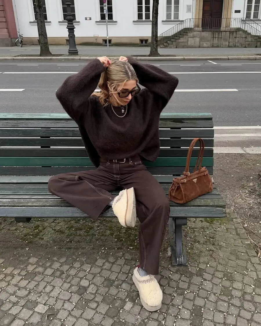 Chic relaxed brown pants street style outfit