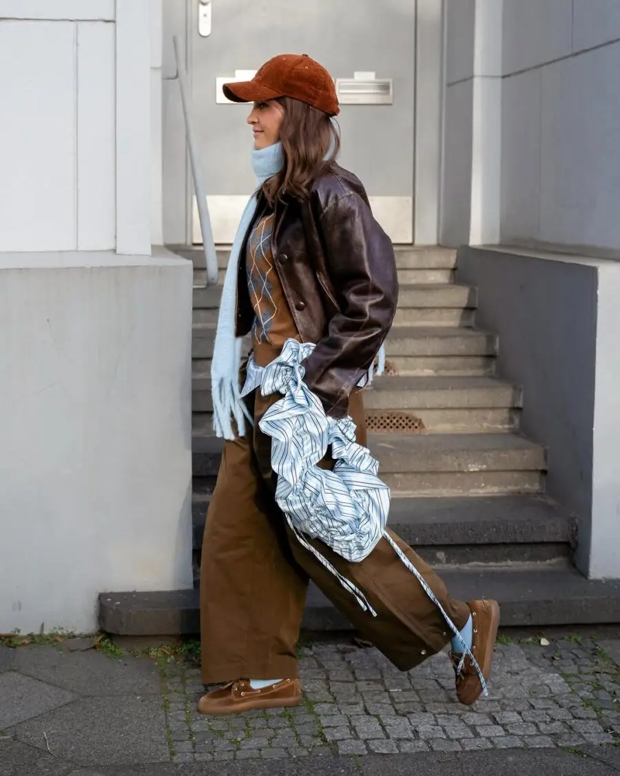 Chic casual outfit showcasing brown pants styling.