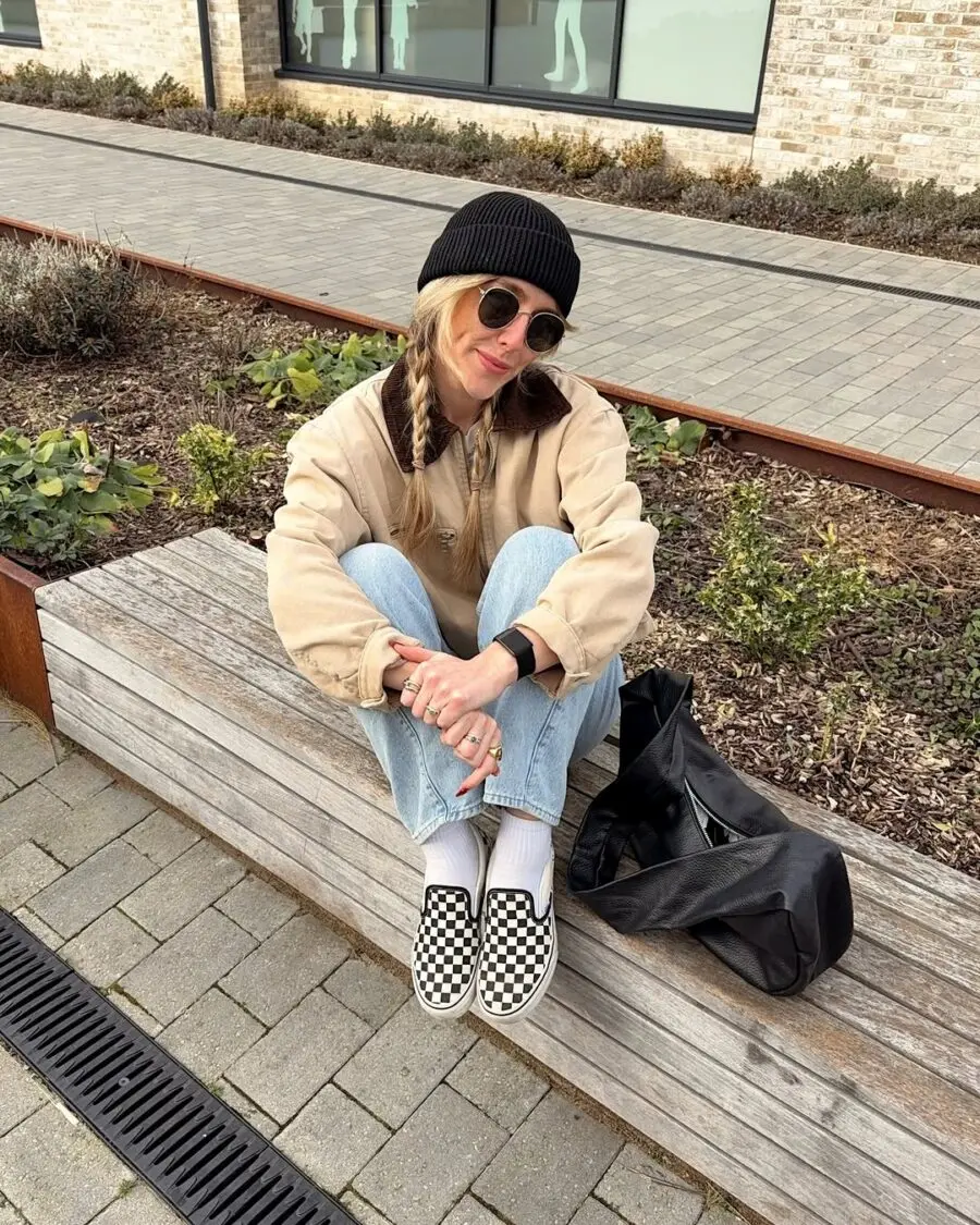Chic and laid-back comedy show outfit inspiration