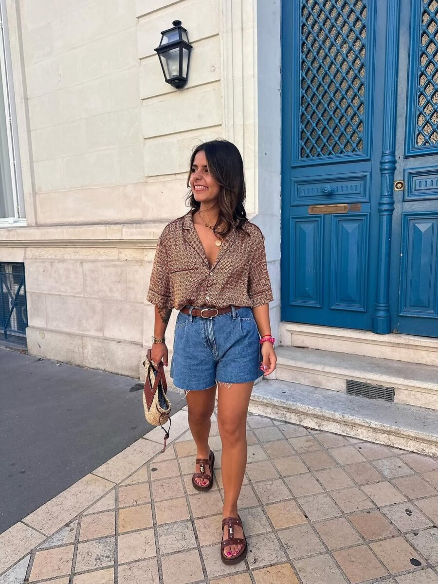 Chic Summer Look with High-Waisted Shorts