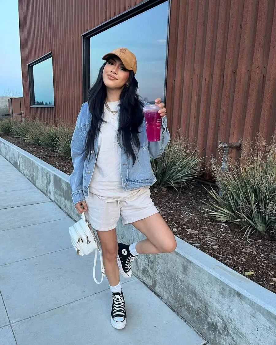 Effortless spring look with a denim jacket