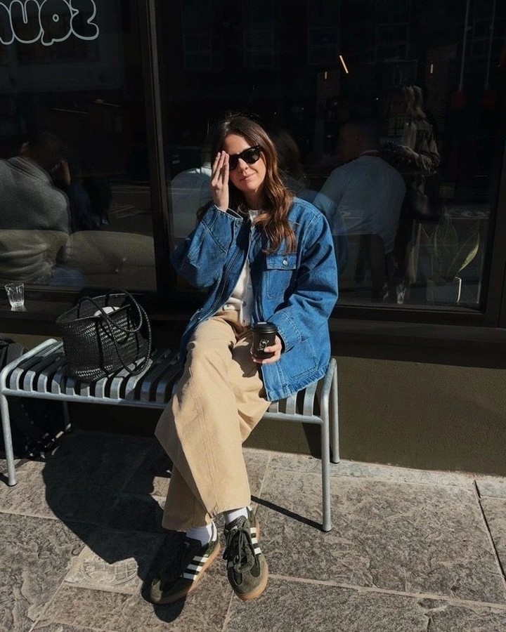Chic street style with a denim jacket