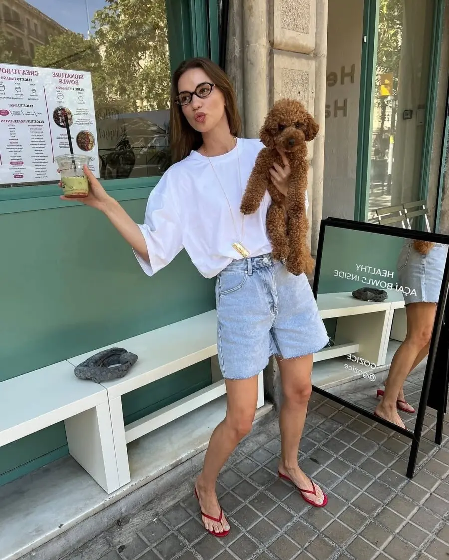 Effortless summer look with shorts and accessories