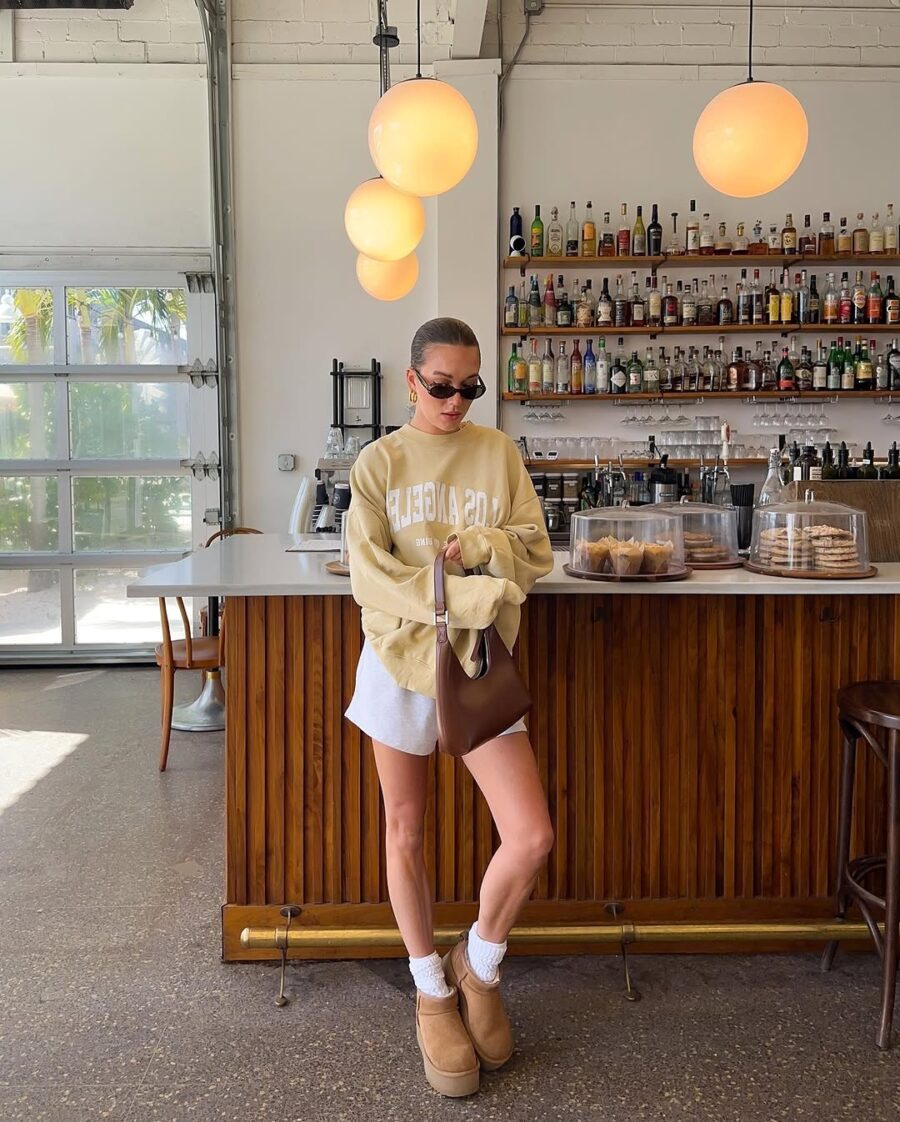Trendy yet Cozy Cafe Outfit Inspiration