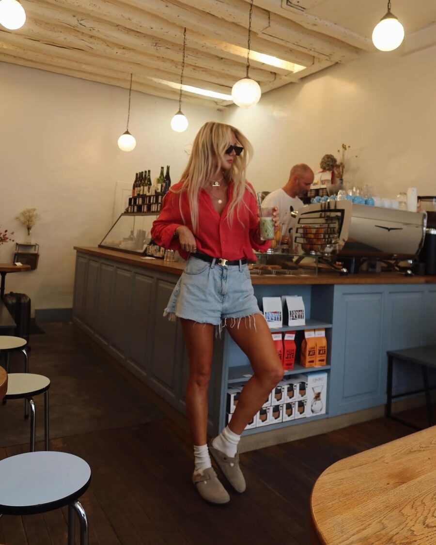 Chic summer outfit for a café hangout