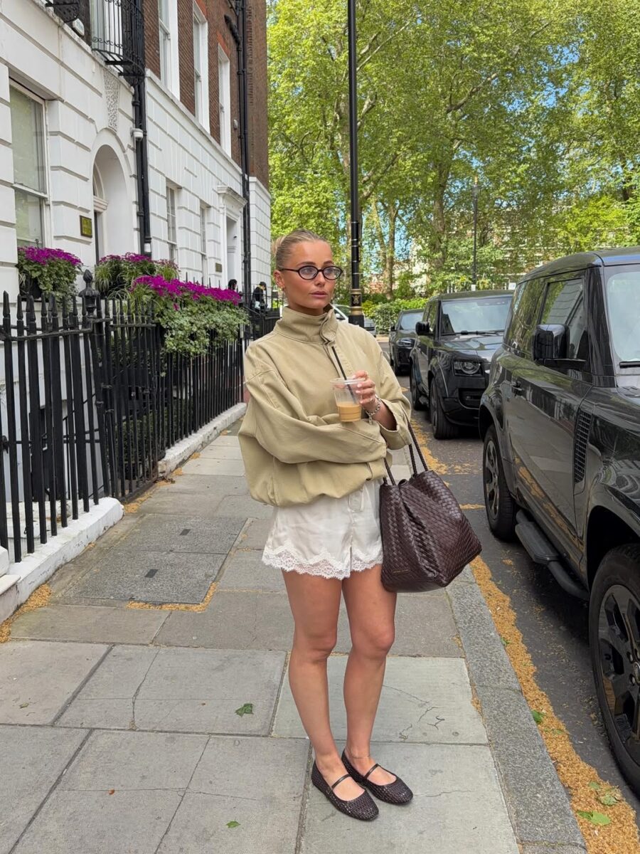 Effortlessly chic summer shorts ensemble