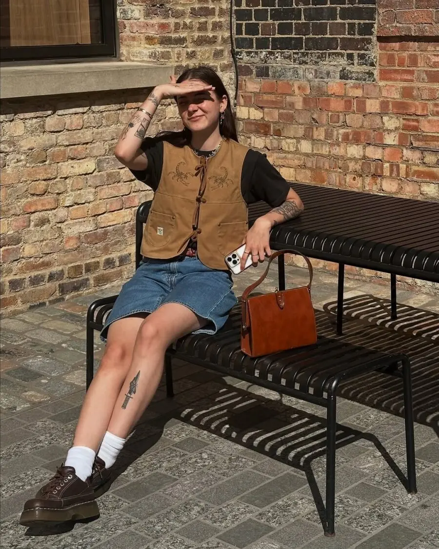 Chic summer look with a playful twist