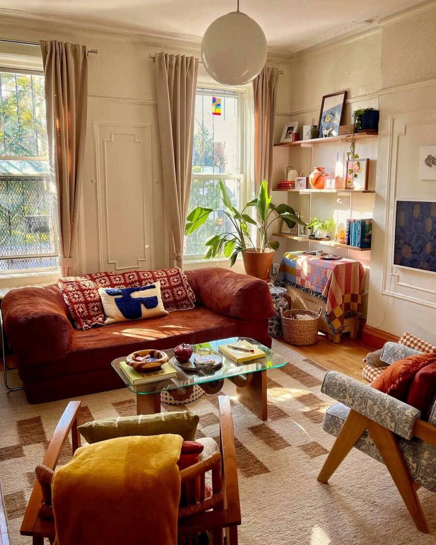 Cozy and inviting living room decor