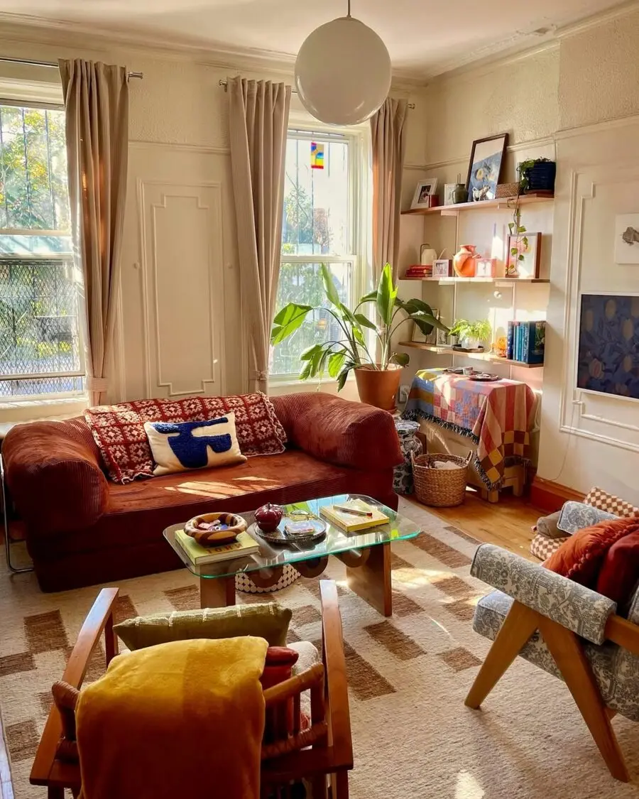 Cozy and inviting living room decor