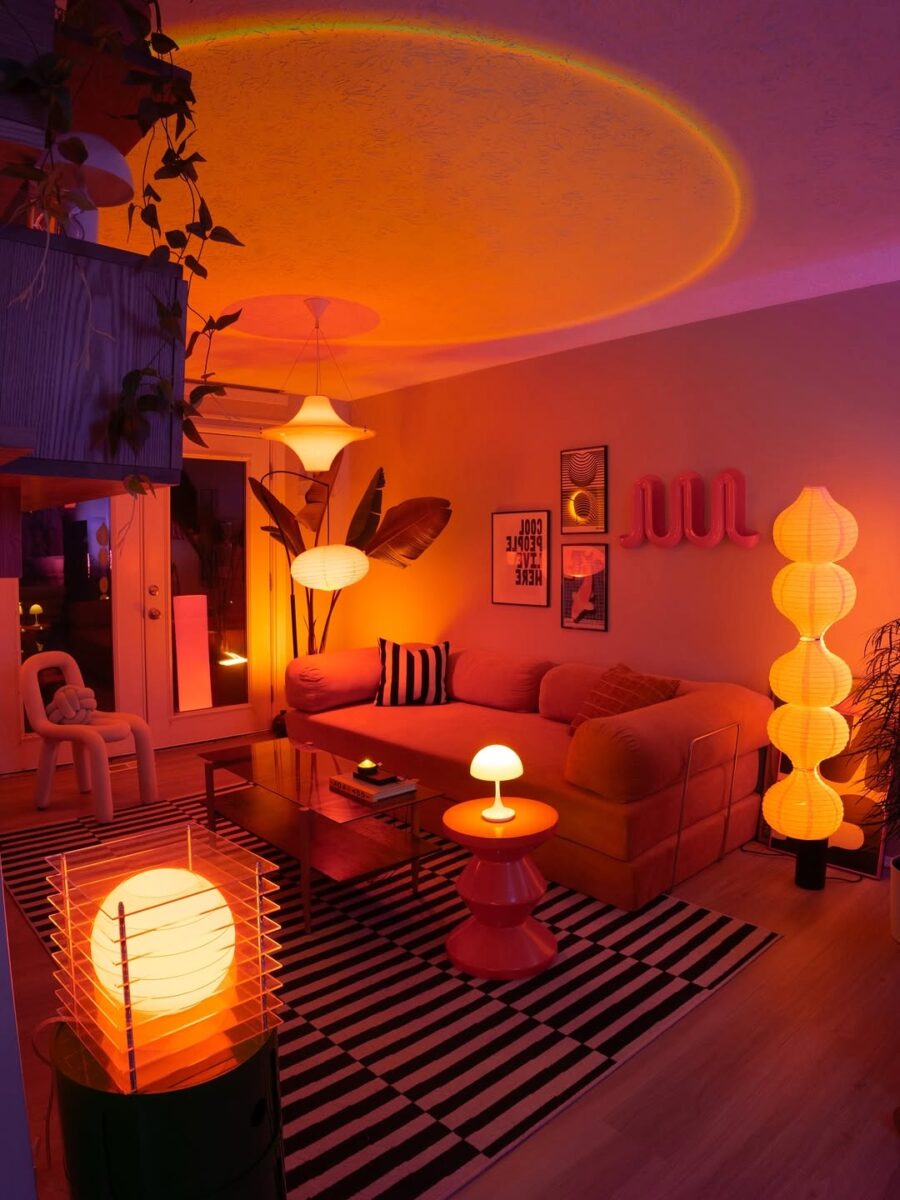Cozy and vibrant chic apartment decor