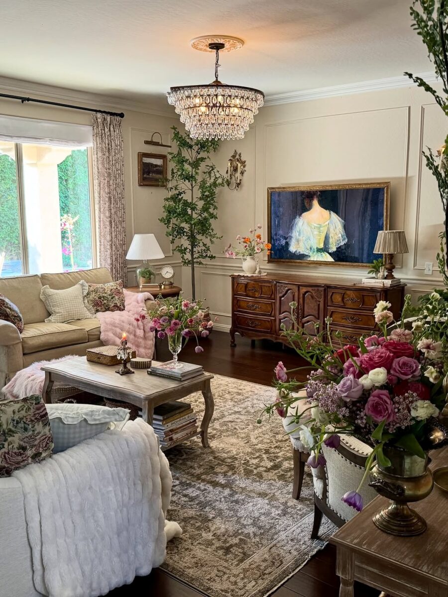 Elegant vintage living room with floral accents