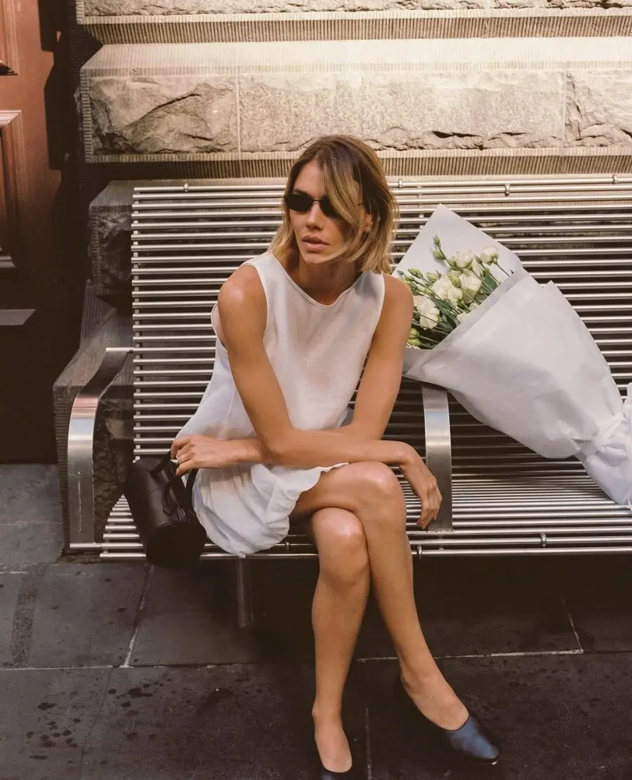Effortlessly chic mini dress street style look