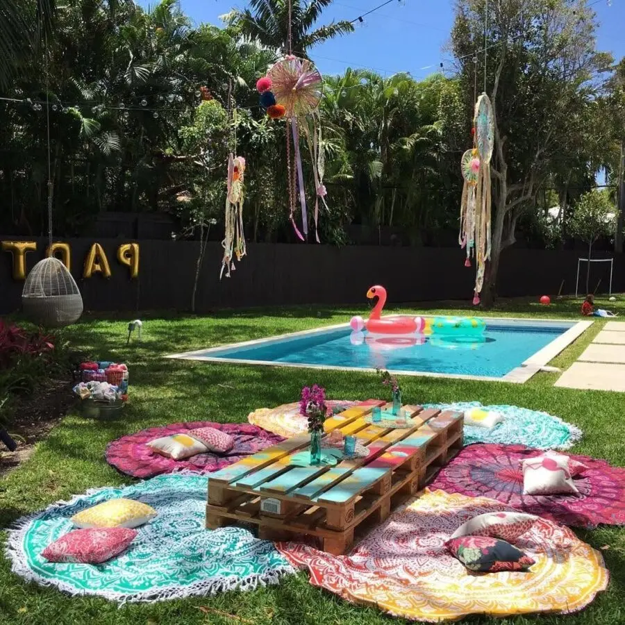 Vibrant outdoor decor for summer gatherings