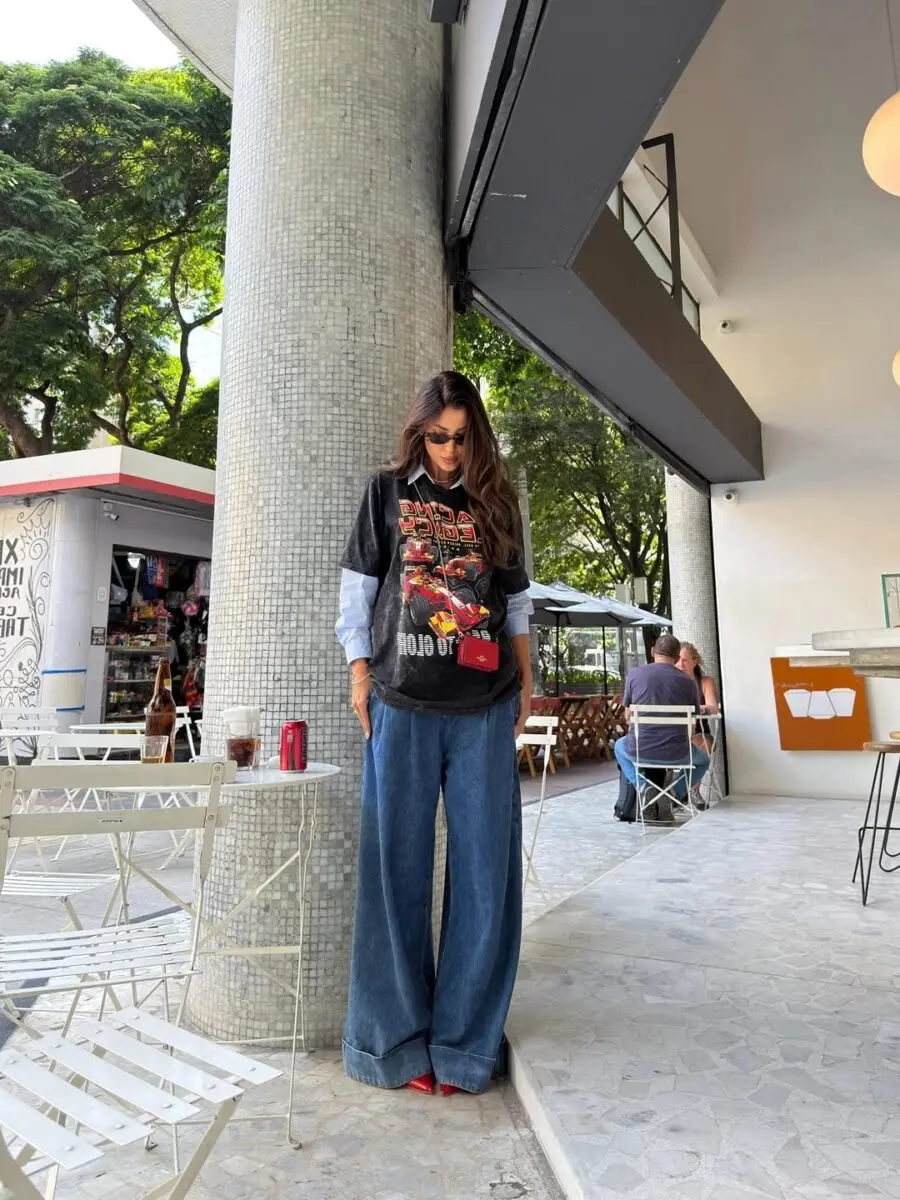 Relaxed Fashion for a Fun Comedy Vibe