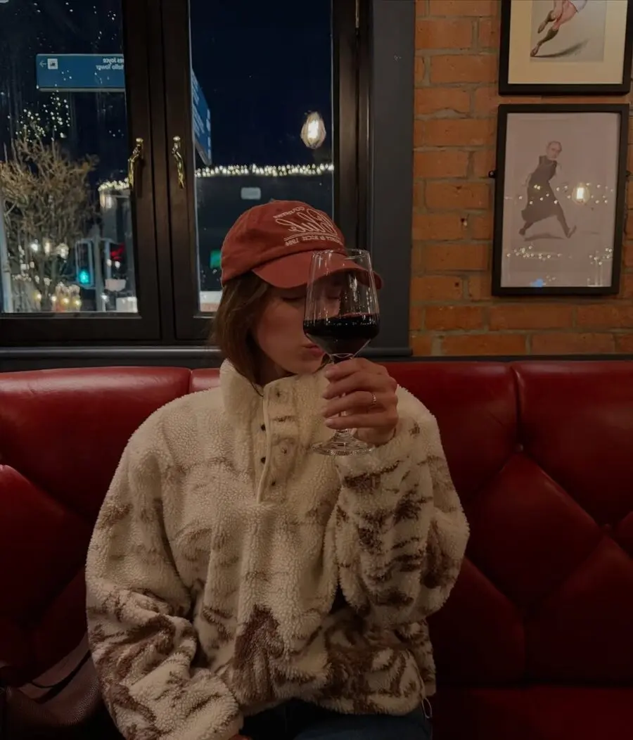 Chic and Cozy Winter Outfit for Comedy Nights