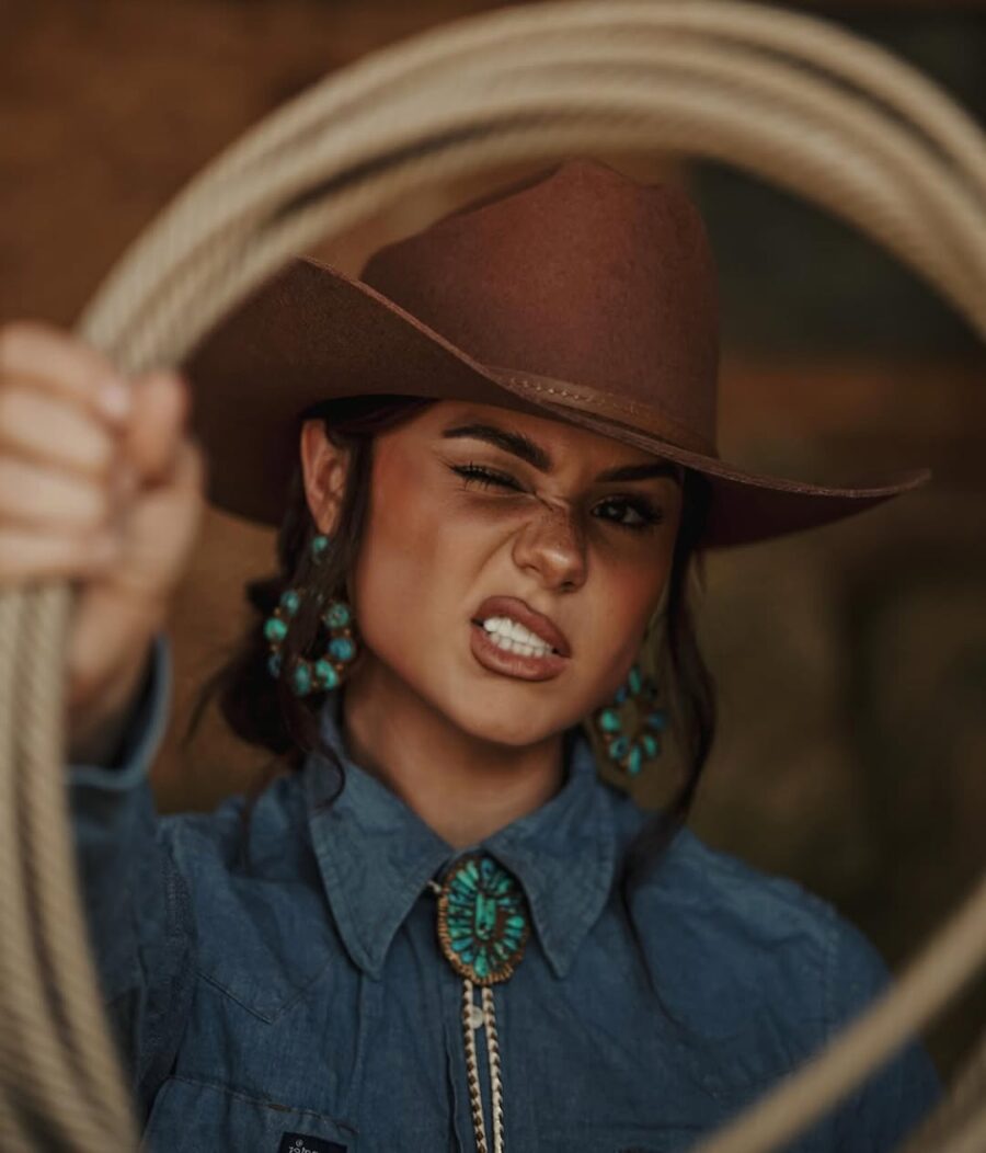 Stylish rodeo-inspired braids for country concerts