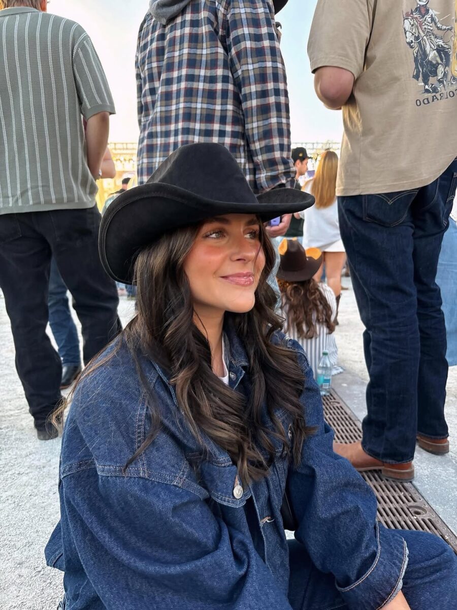 Stylish waves for a country concert vibe