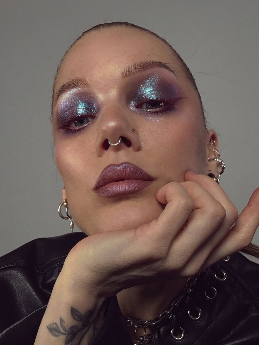 Glamorous look with sparkling blue accents