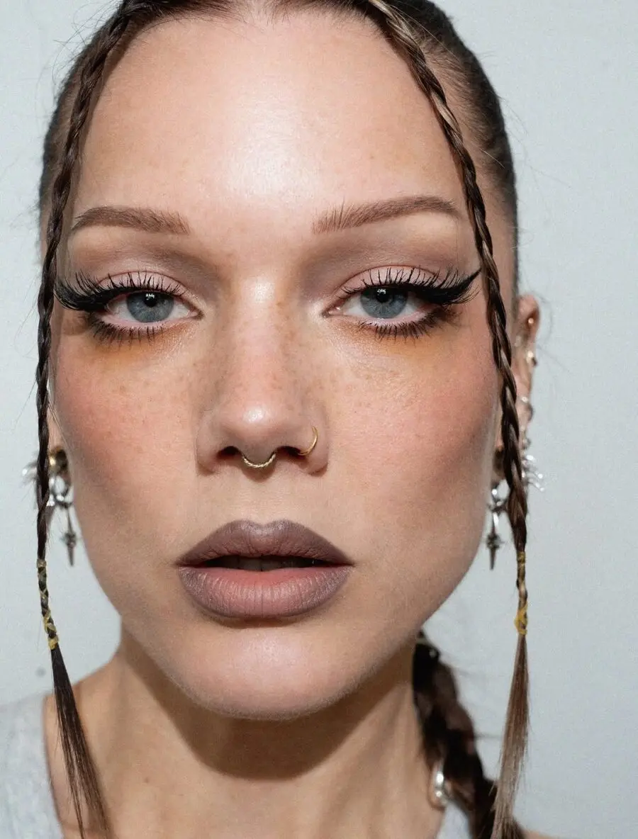 Bold Makeup for a Stunning Date Night
