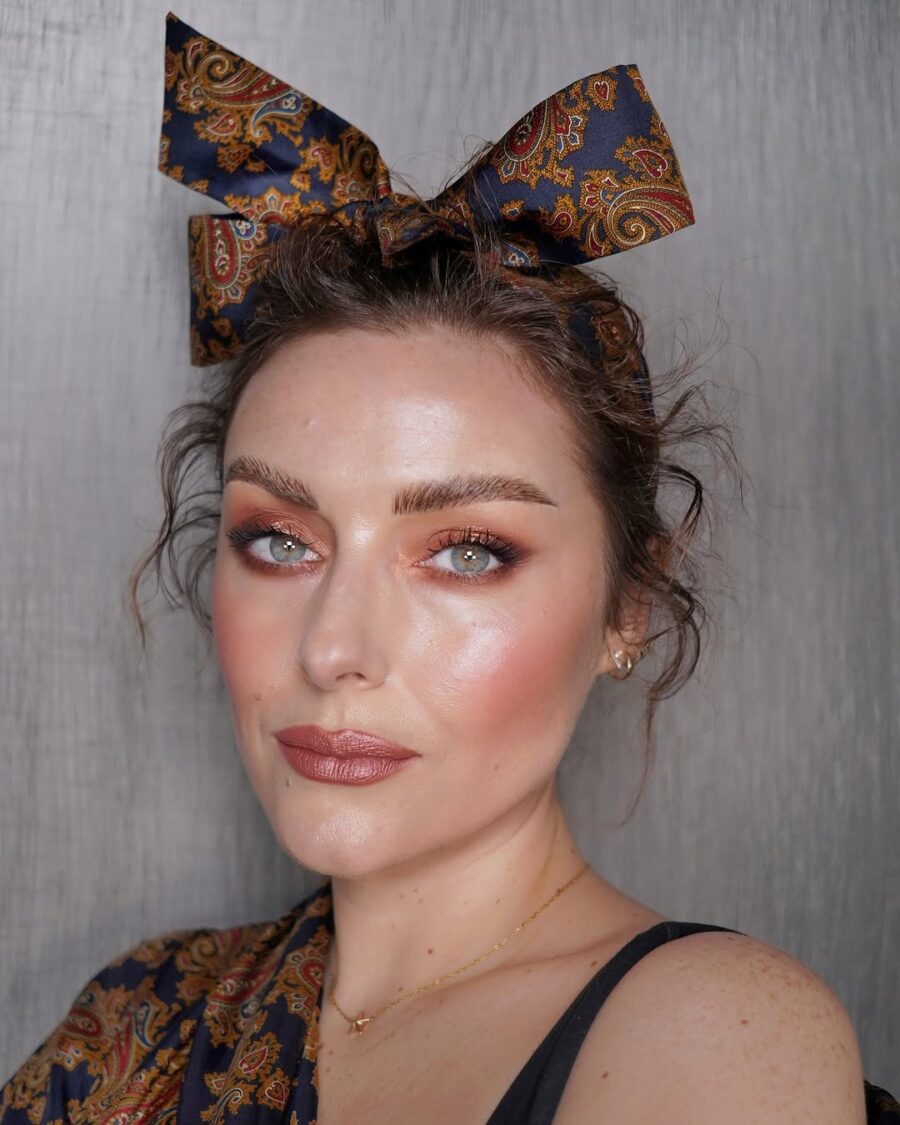 Chic date night makeup with a stylish ribbon