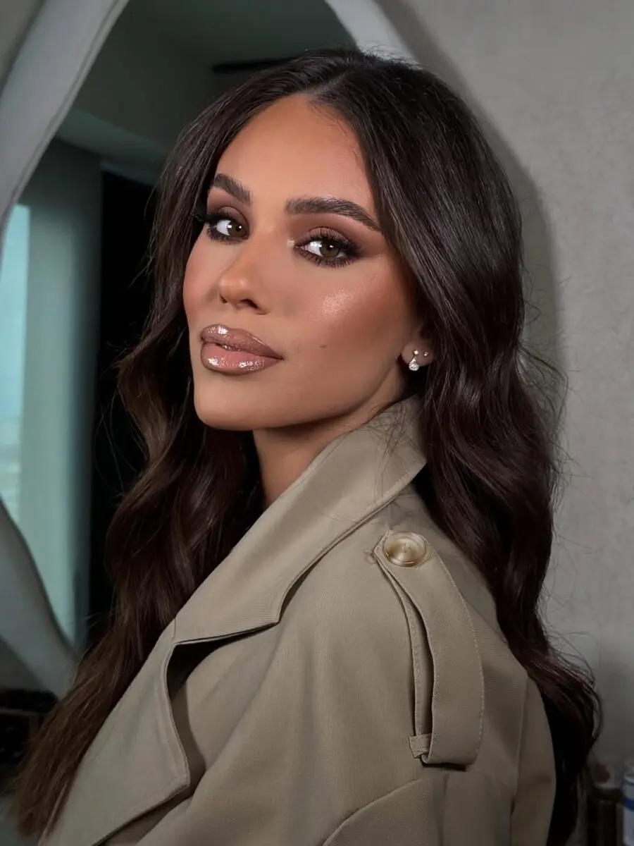 Glamorous date night makeup for stunning vibes