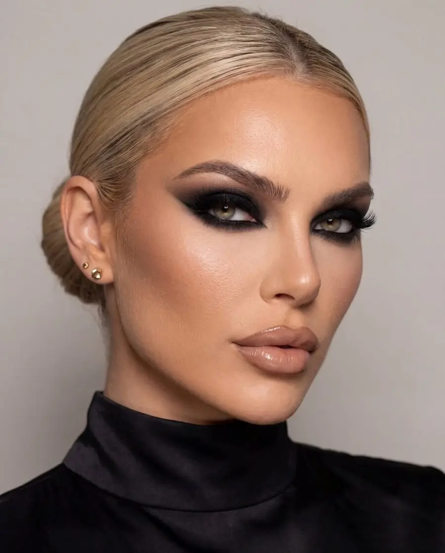 Glamorous smoky eyes for a date night look