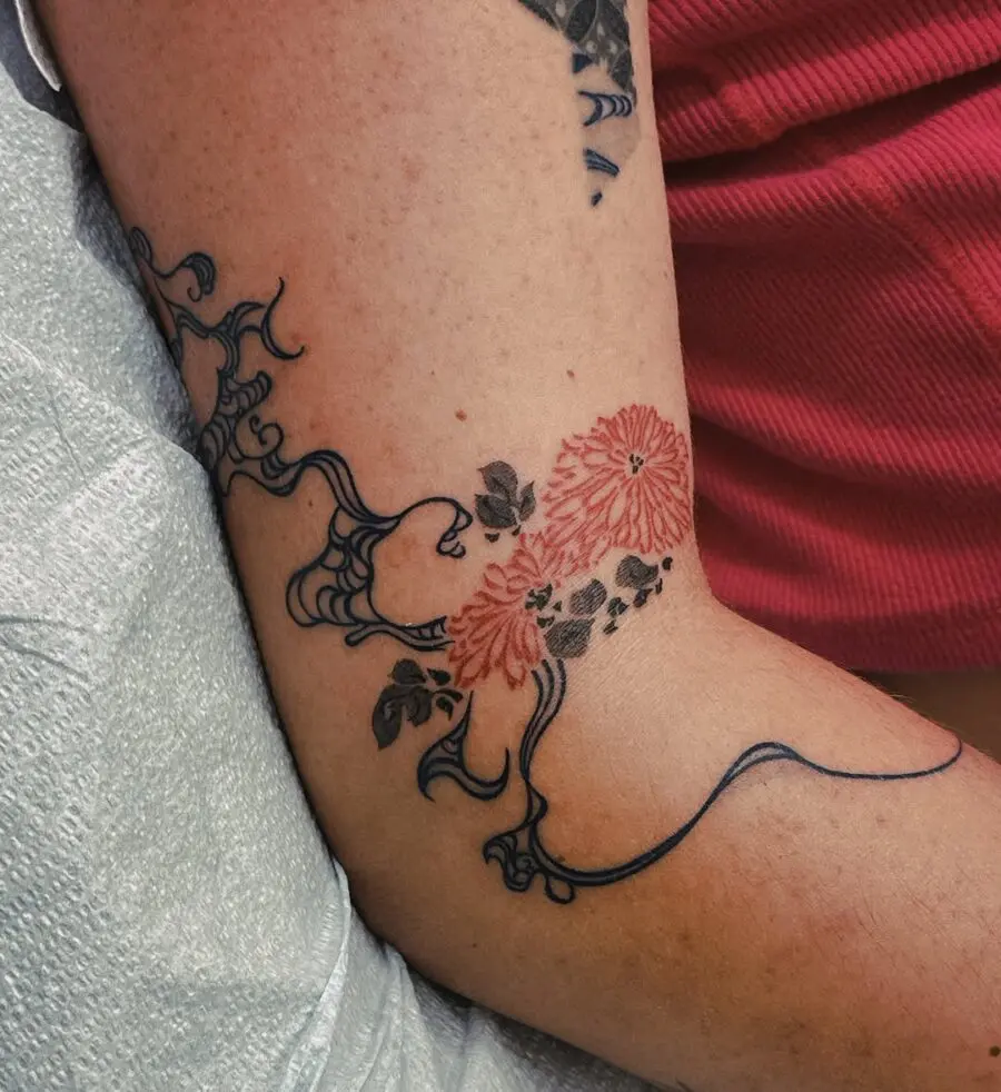 Intricate dead flower design with vibrant colors