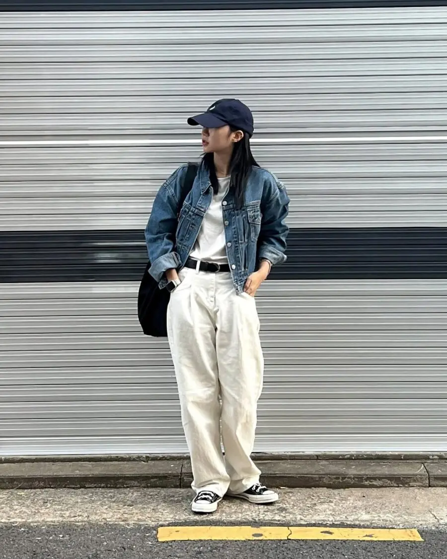 Chic casual denim jacket street look