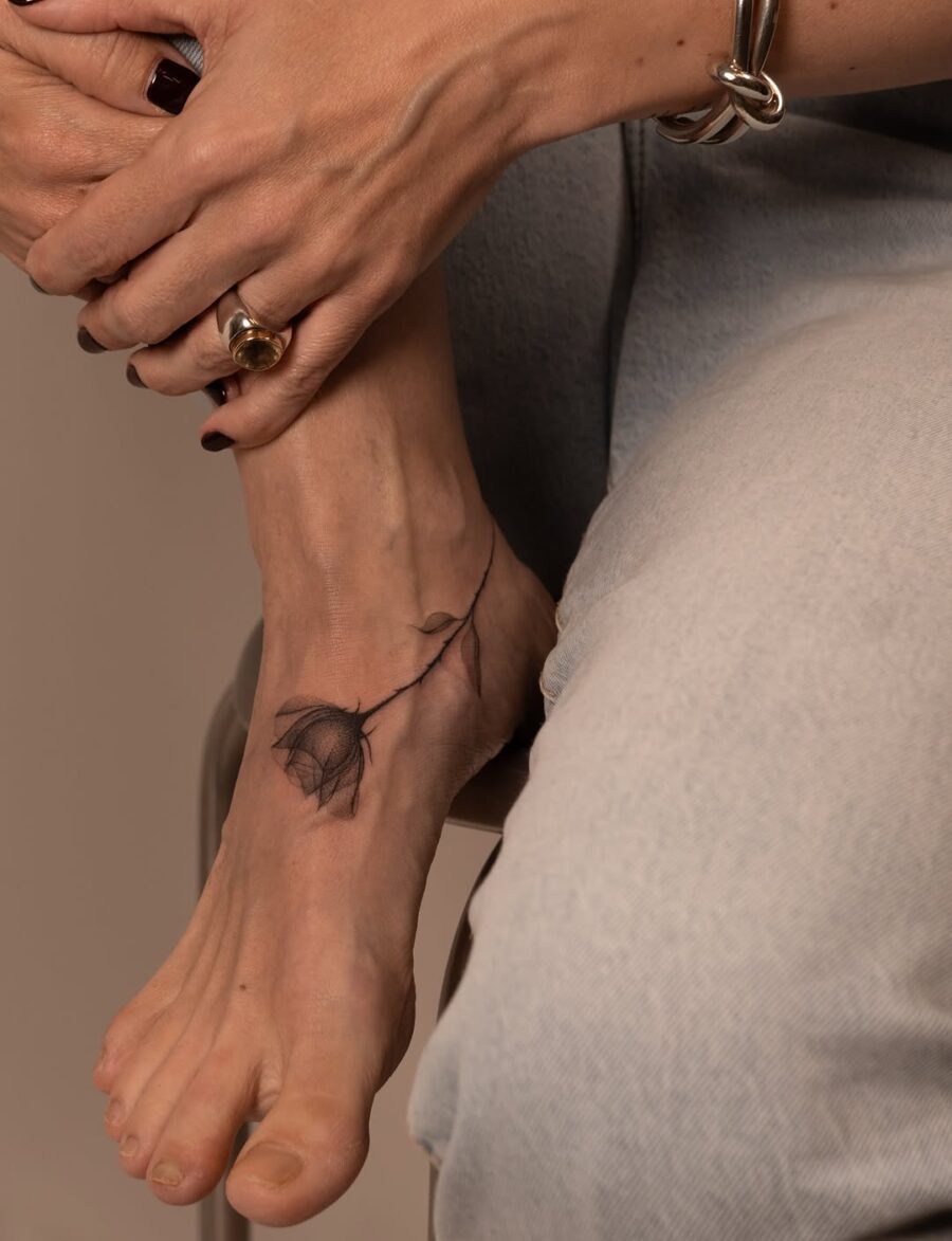 Stunning floral ankle tattoo for a graceful touch