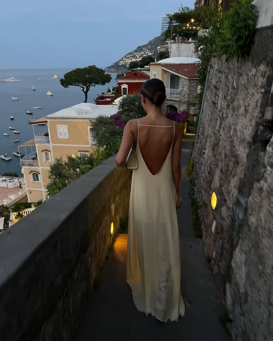 Stunning Long Dress Perfect for Coastal Evenings