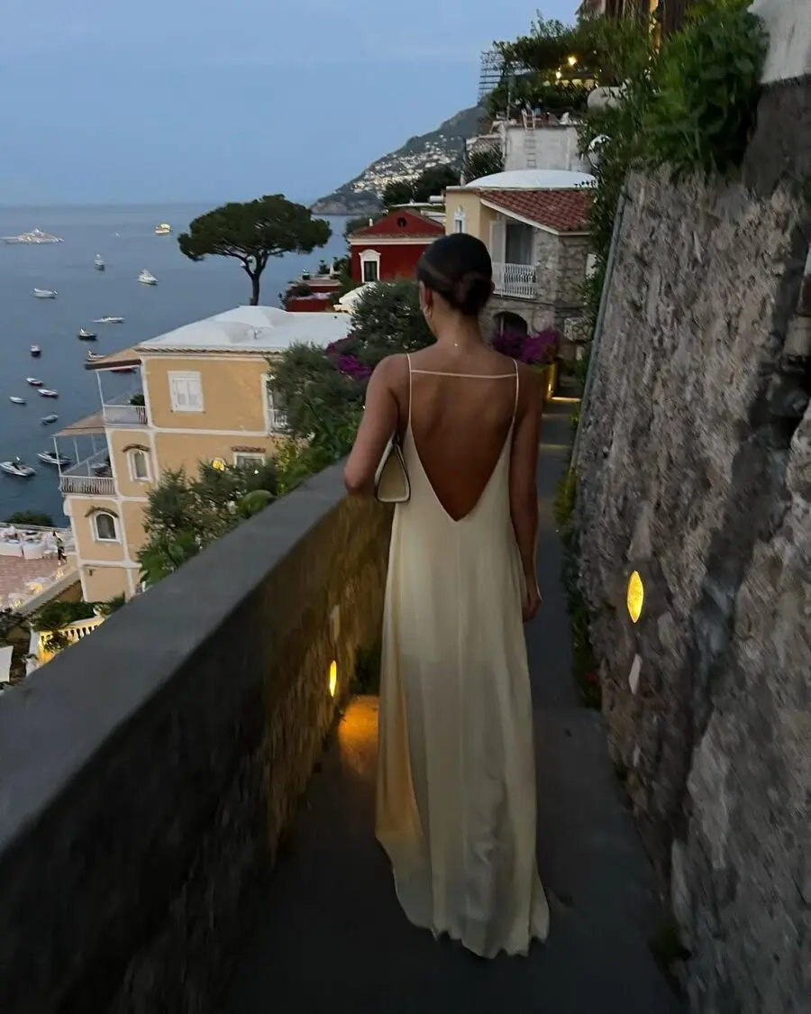 Stunning Long Dress Perfect for Coastal Evenings