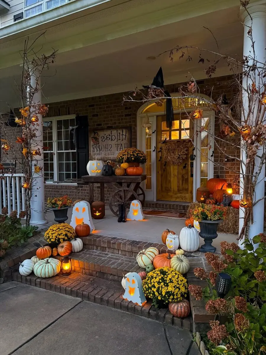 Charming Halloween Porch Decor with Pumpkins