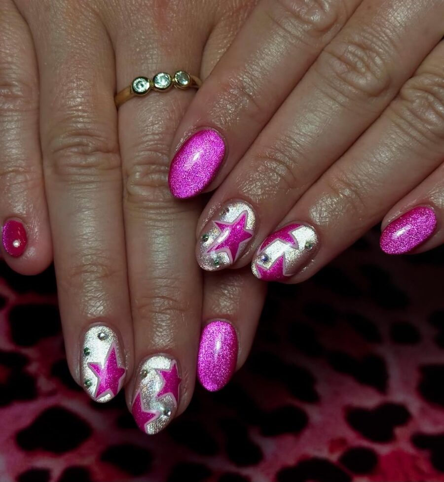 Vibrant Pink Stars for Festival Vibes