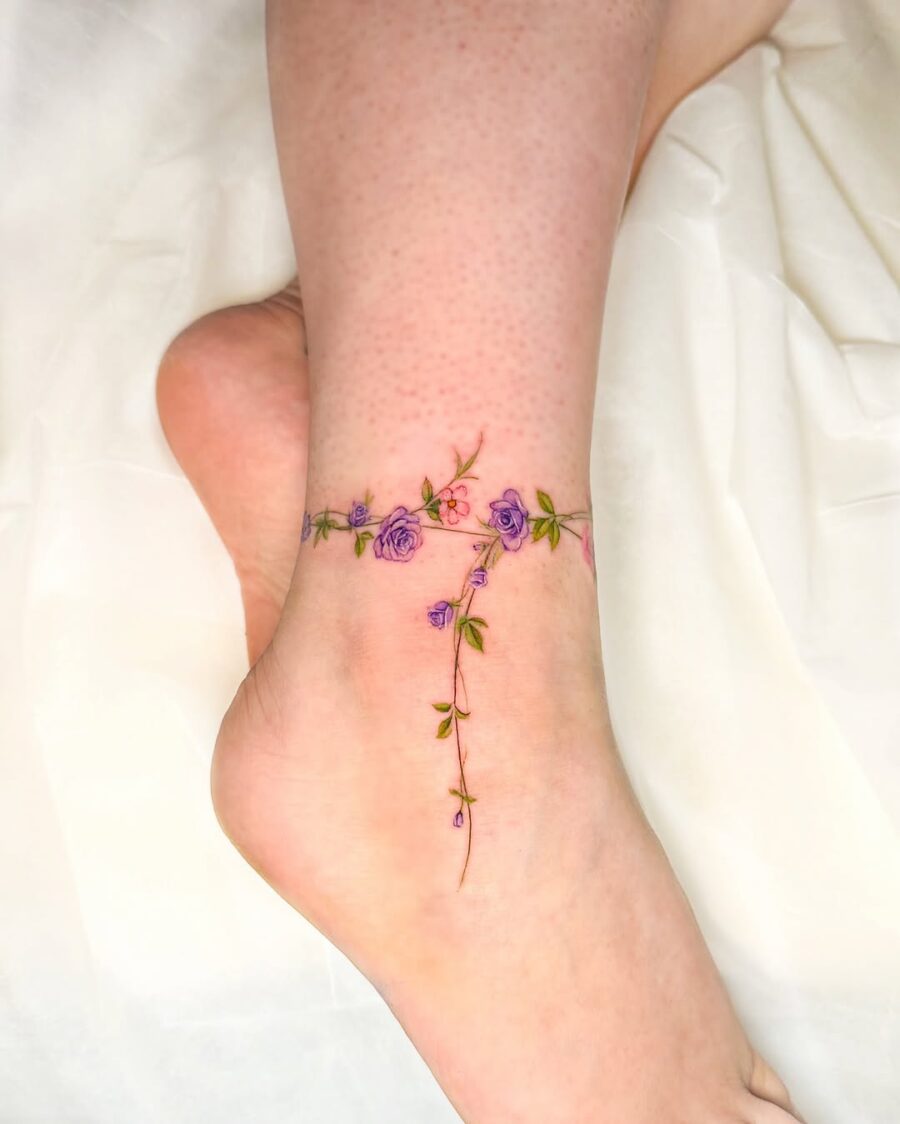 Dainty floral design wraps around the ankle