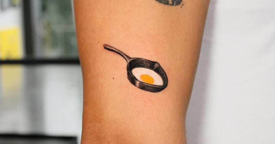 Minimalist Egg Tattoo in a Frying Pan