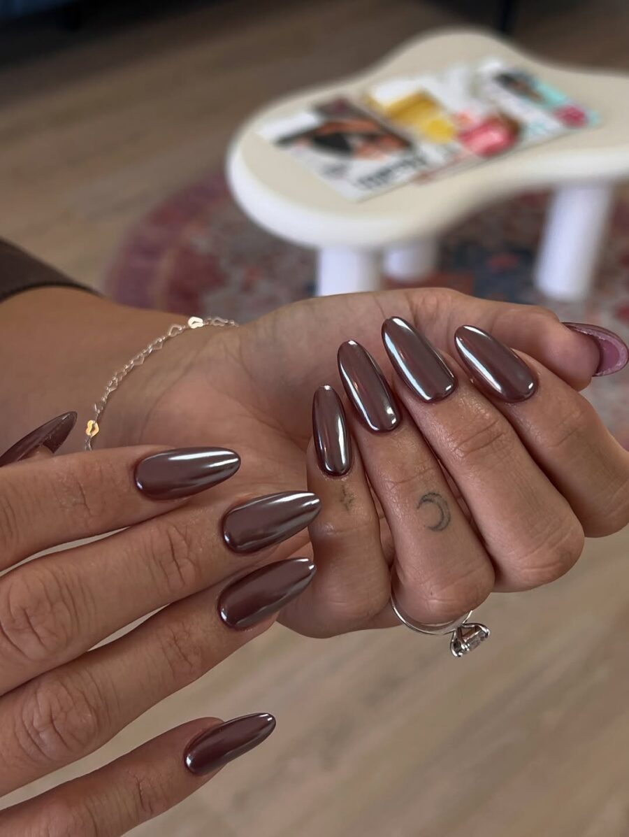 Stunning shiny brown glazed donut nails look