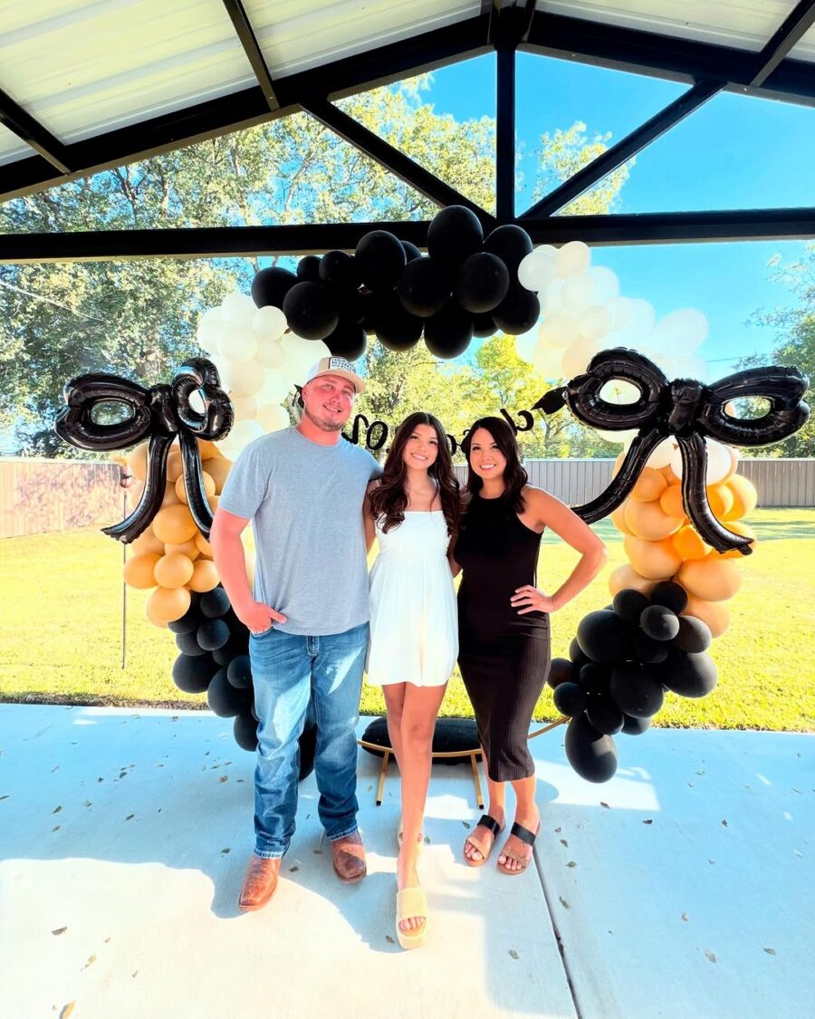 Festive ballon arch for graduation celebrations
