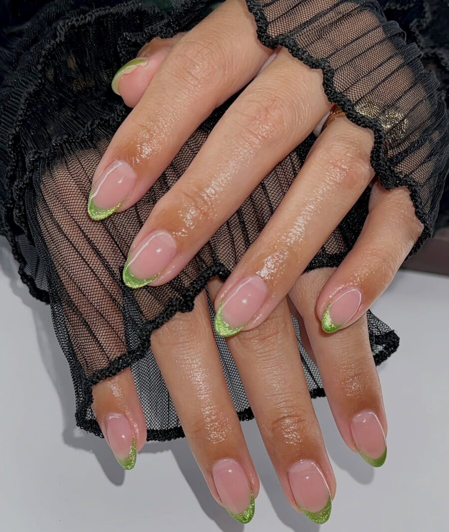 Chic green French tips for trendy nails