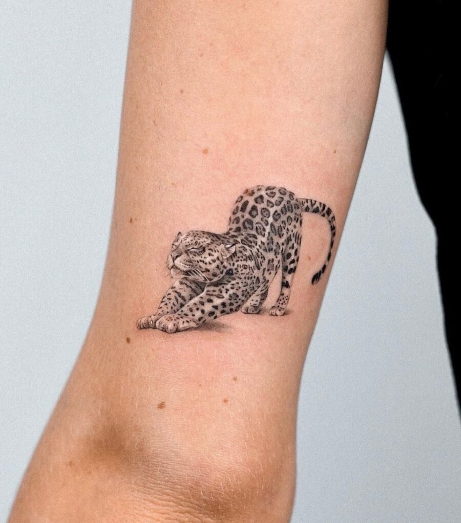 Intricate leopard tattoo showcasing lifelike details