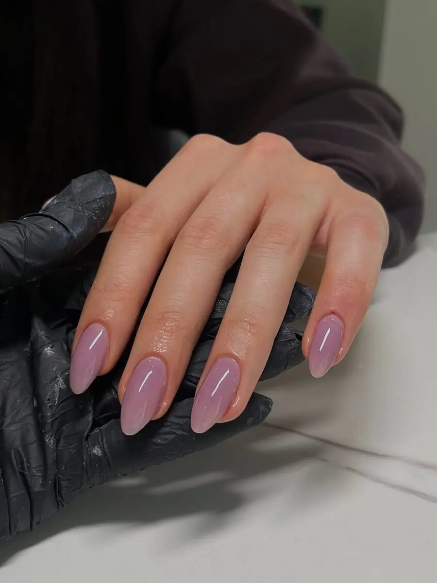 Chic lavender jelly nails in glossy finish