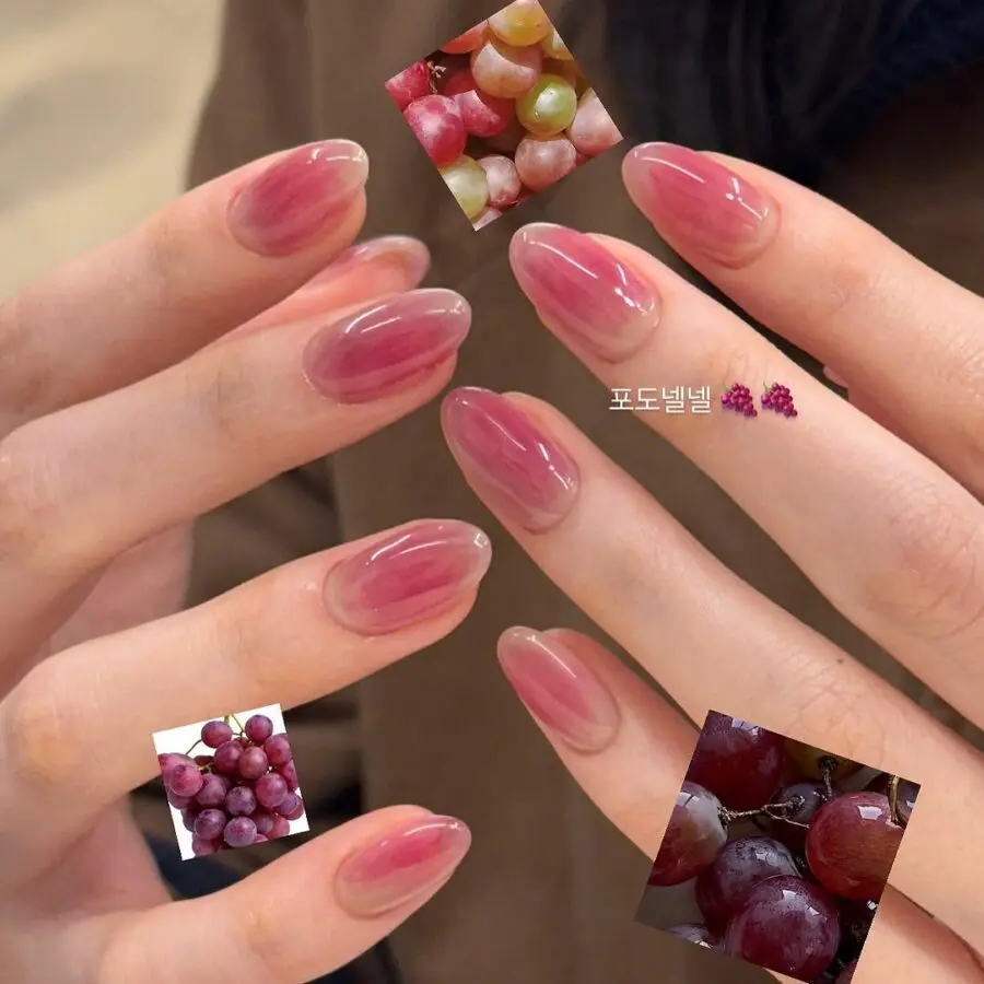 Vibrant jelly nails inspired by fresh grapes
