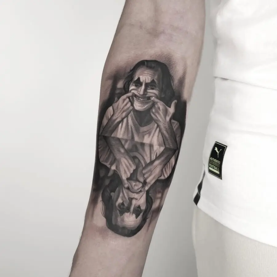 Intricate Joker Portrait with Mirror Effect