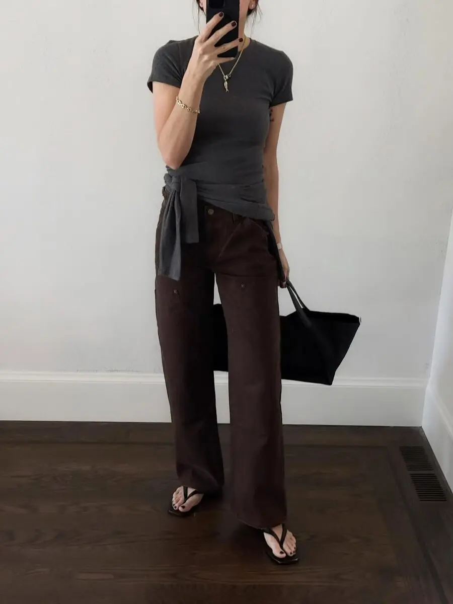 Effortlessly Chic Brown Pants Ensemble for Casual Days