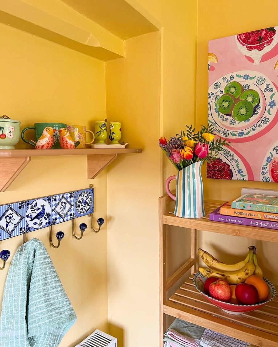 Bright lemon-themed kitchen decor inspiration