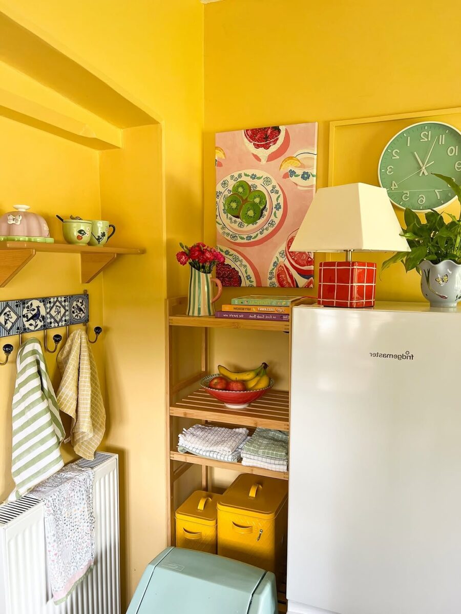 Vibrant lemon-themed kitchen decor brings joy