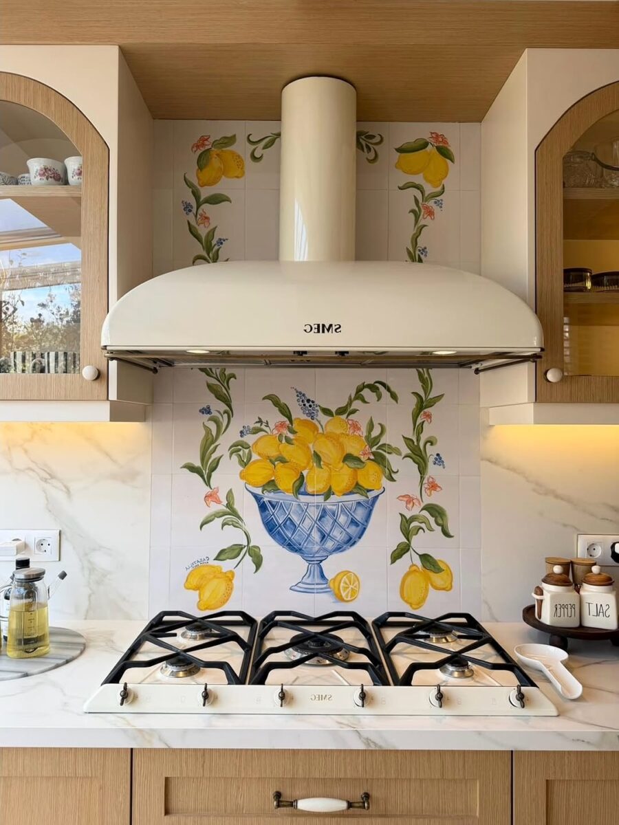 Charming lemon-themed kitchen decor inspiration