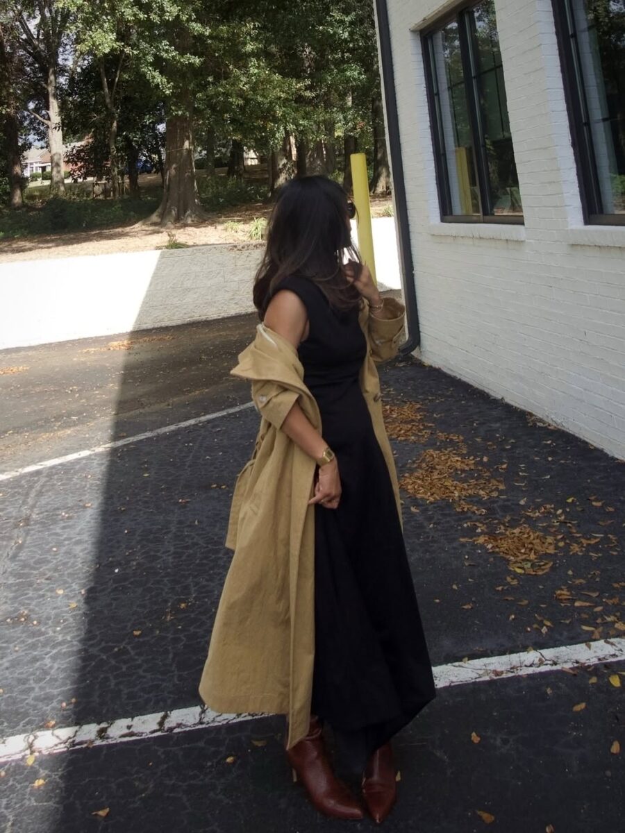 Chic Long Dress with Earthy Layering