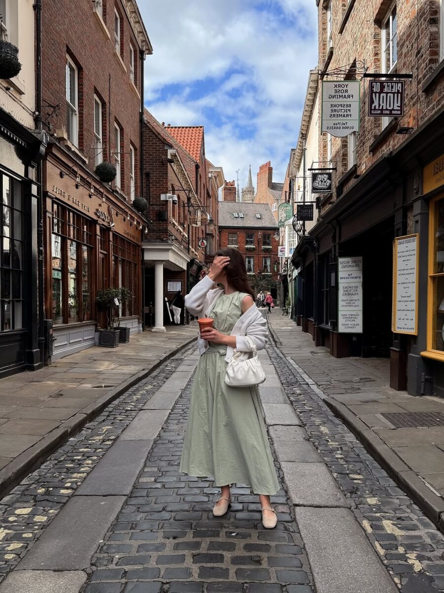 Chic Long Dress for Urban Outings