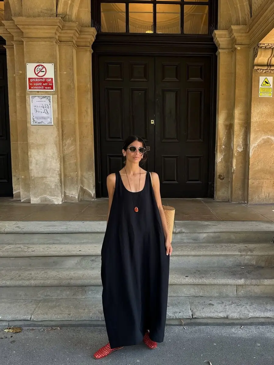 Effortlessly chic black long dress outfit