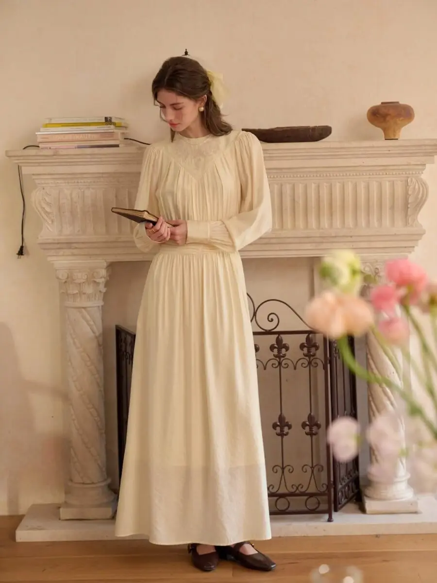 Elegant vintage long dress ensemble for any occasion